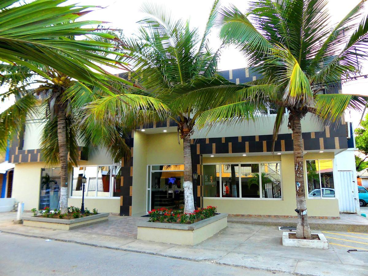 Hotel El Emigrante Пуэрто-Коломбия Экстерьер фото
