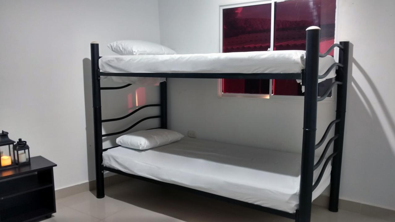 Hotel El Emigrante Пуэрто-Коломбия Экстерьер фото