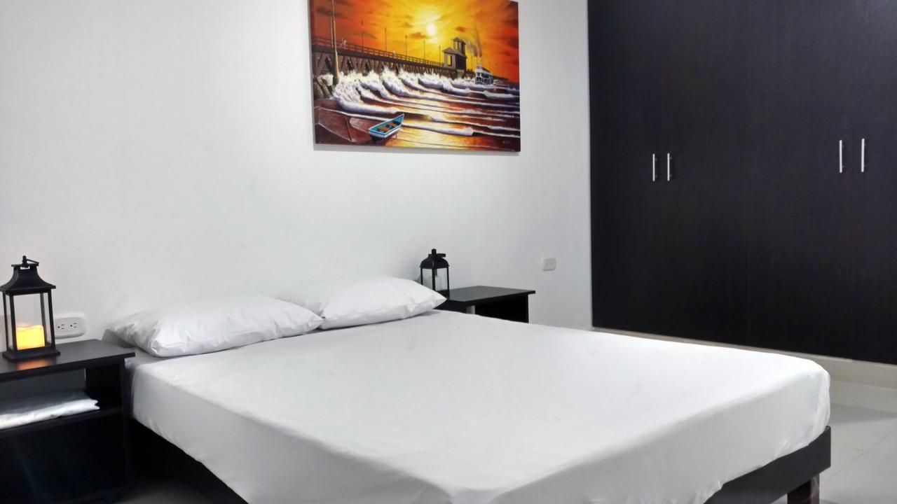 Hotel El Emigrante Пуэрто-Коломбия Экстерьер фото