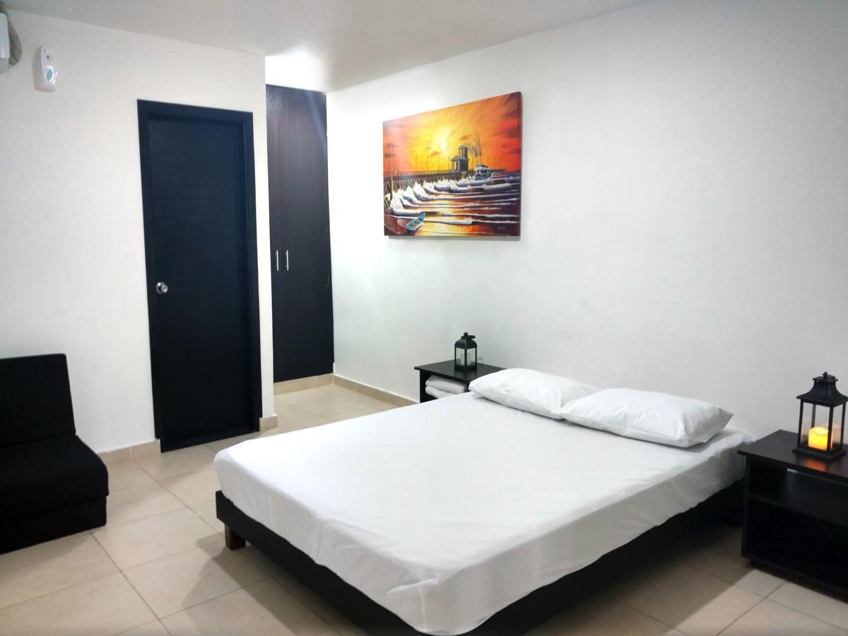 Hotel El Emigrante Пуэрто-Коломбия Экстерьер фото